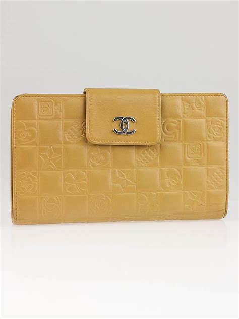 CHANEL Lambskin Precious Symbols Wallet Beige